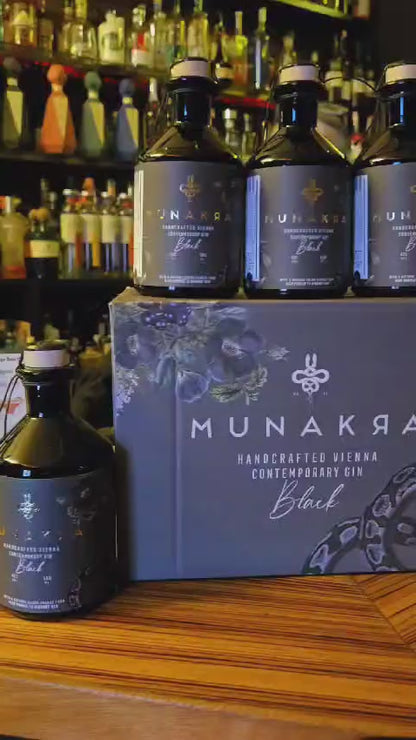 Munakra Handcrafted Vienna Dry Gin Black 42% Vol. 0,5l